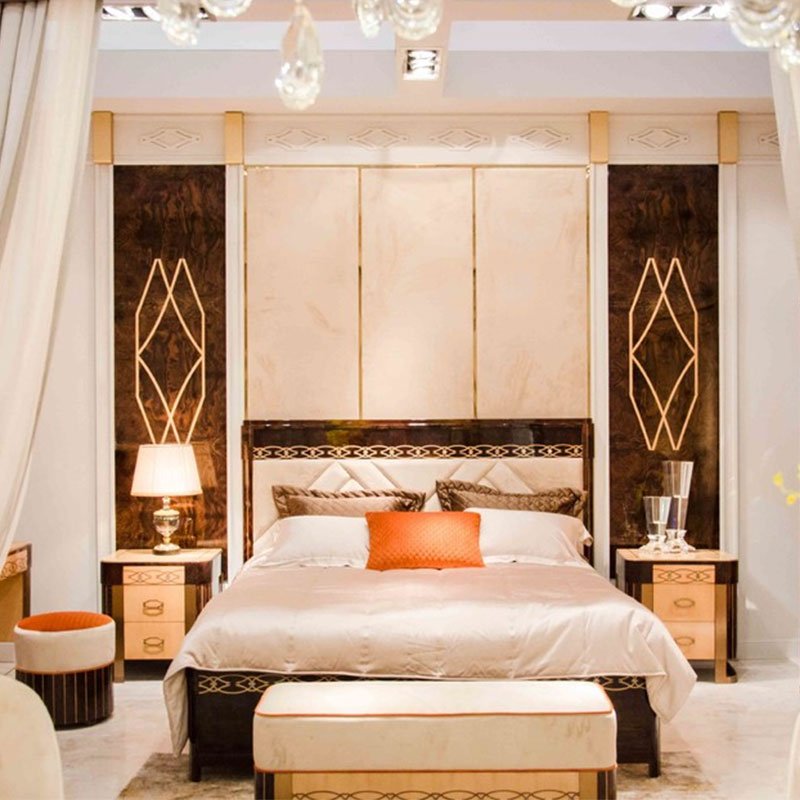 Senbetter Light And Luxury Elegant Solid Wood Italian Style Bedroom Furniture 0072 Classic Bedroom Furniture image1